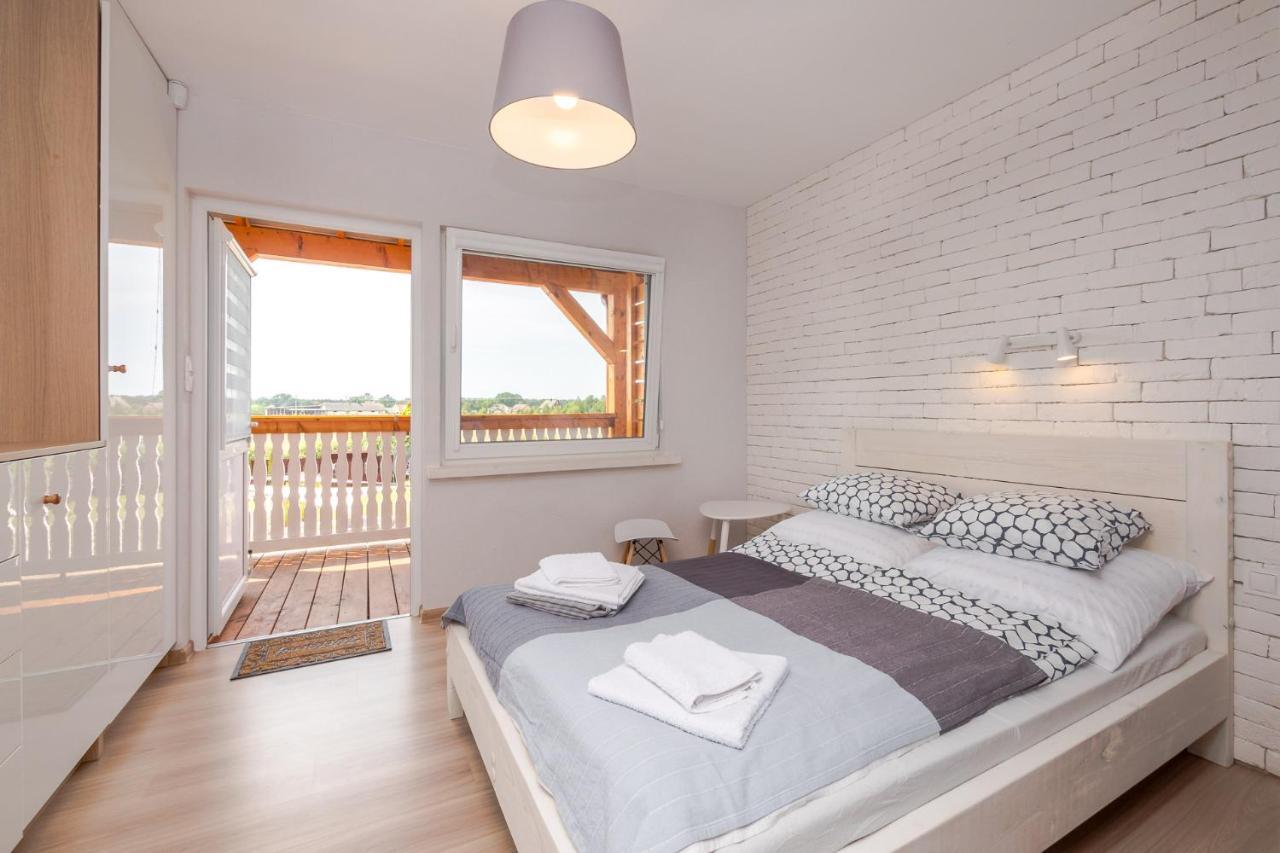 ボボリン Zlociste Zacisze Bed & Breakfast エクステリア 写真